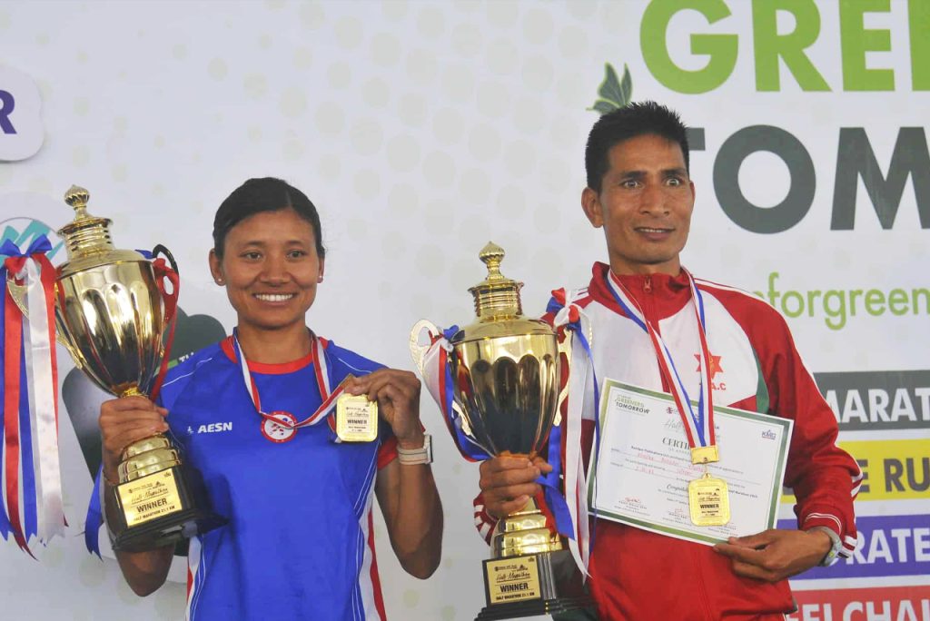 १३औं कान्तिपुर हाफ म्याराथनमा खडकबहादुर र सन्तोषी च्याम्पियन